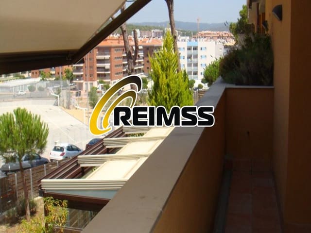 4 bedroom Villa for sale in Lloret de Mar with pool garage - € 560,000 (Ref: 9977882)