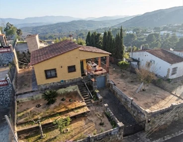 3 chambre Villa/Maison à vendre à Tordera avec piscine garage - 241 500 € (Ref: 9984192)