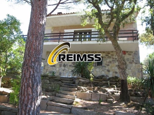 5 chambre Villa/Maison à vendre à Castell d'Aro, Castell-Platja d'Aro avec piscine garage - 795 000 € (Ref: 9996408)