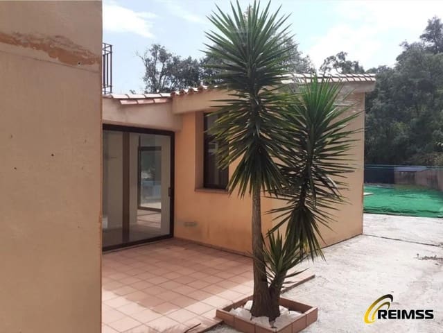 4 soveværelse Villa til salg i Santa Cristina d'Aro med swimmingpool garage - € 874.470 (Ref: 9999374)