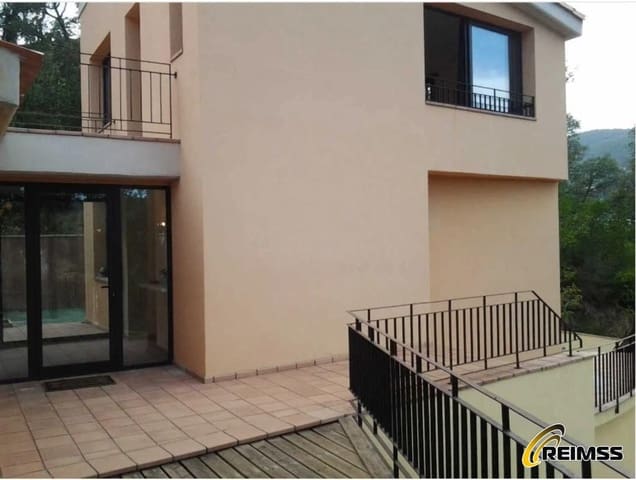 4 soveværelse Villa til salg i Santa Cristina d'Aro med swimmingpool garage - € 874.470 (Ref: 9999374)