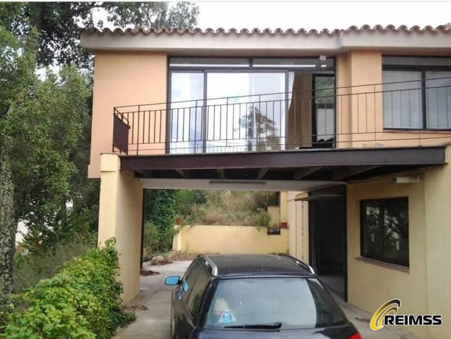 4 soveværelse Villa til salg i Santa Cristina d'Aro med swimmingpool garage - € 874.470 (Ref: 9999374)