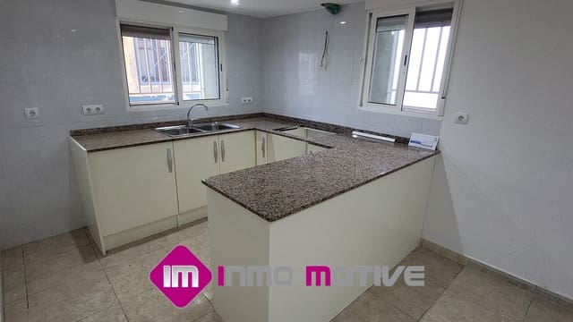 4 soverom Hus til salgs i Tarragona by - € 124 000 (Ref: 8968739)