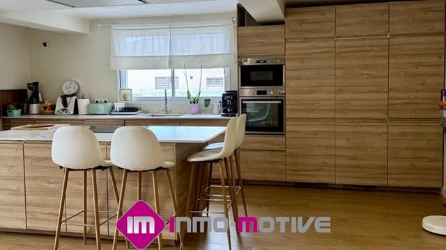 5 bedroom Villa for sale in Alginet with pool - € 595,000 (Ref: 9013086)