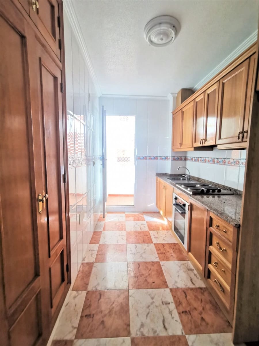 2 bedroom Apartment for sale in Villamartin with pool - € 120,000 (Ref: 3542531)