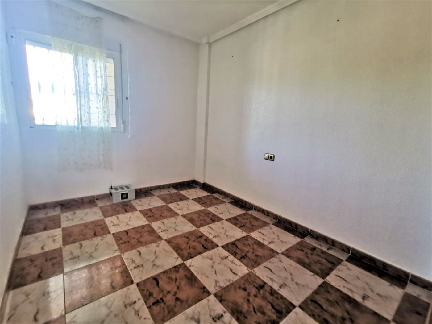 2 bedroom Apartment for sale in Villamartin with pool - € 120,000 (Ref: 3542531)