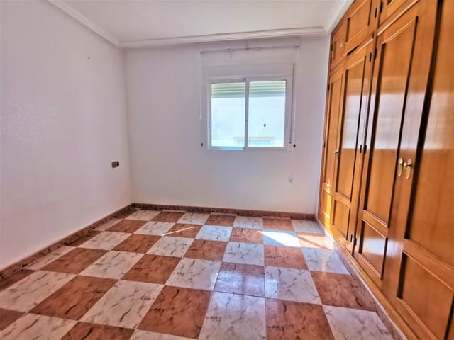 2 bedroom Apartment for sale in Villamartin, Orihuela with pool - € 120,000 (Ref: 3542531)