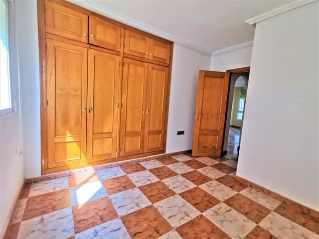 2 bedroom Apartment for sale in Villamartin, Orihuela with pool - € 120,000 (Ref: 3542531)