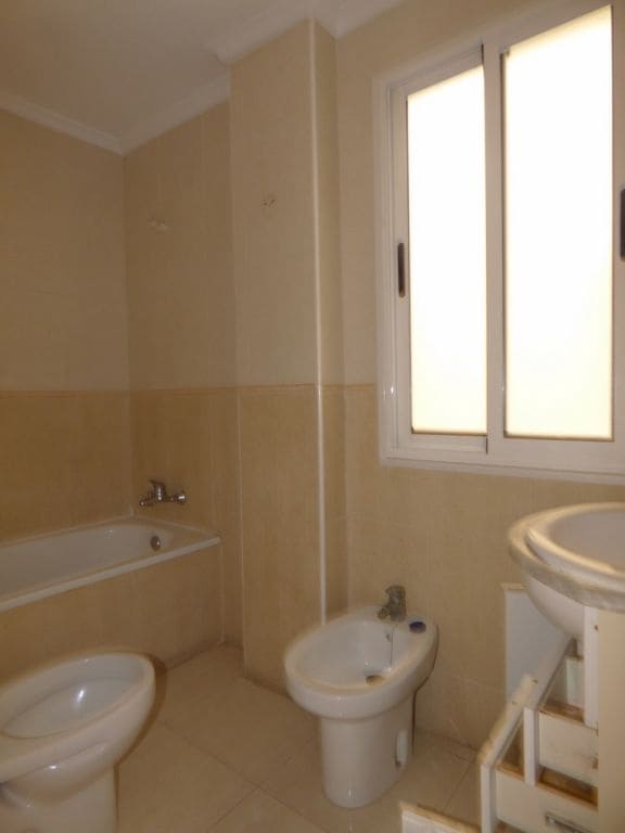 2 bedroom Apartment for sale in Torrevieja - € 125,000 (Ref: 3572345)