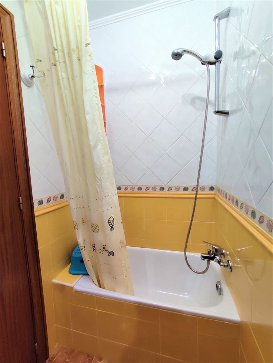 2 bedroom Apartment for rent in Punta Prima with pool - € 750 (Ref: 7338551)