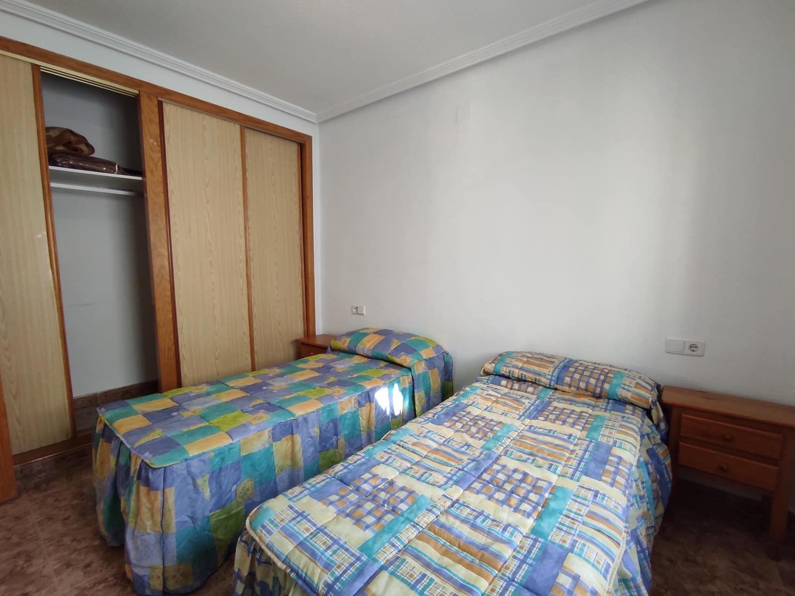 3 soverom Kjedet enebolig til salgs i Los Altos med svømmebasseng - € 183 000 (Ref: 8437096)