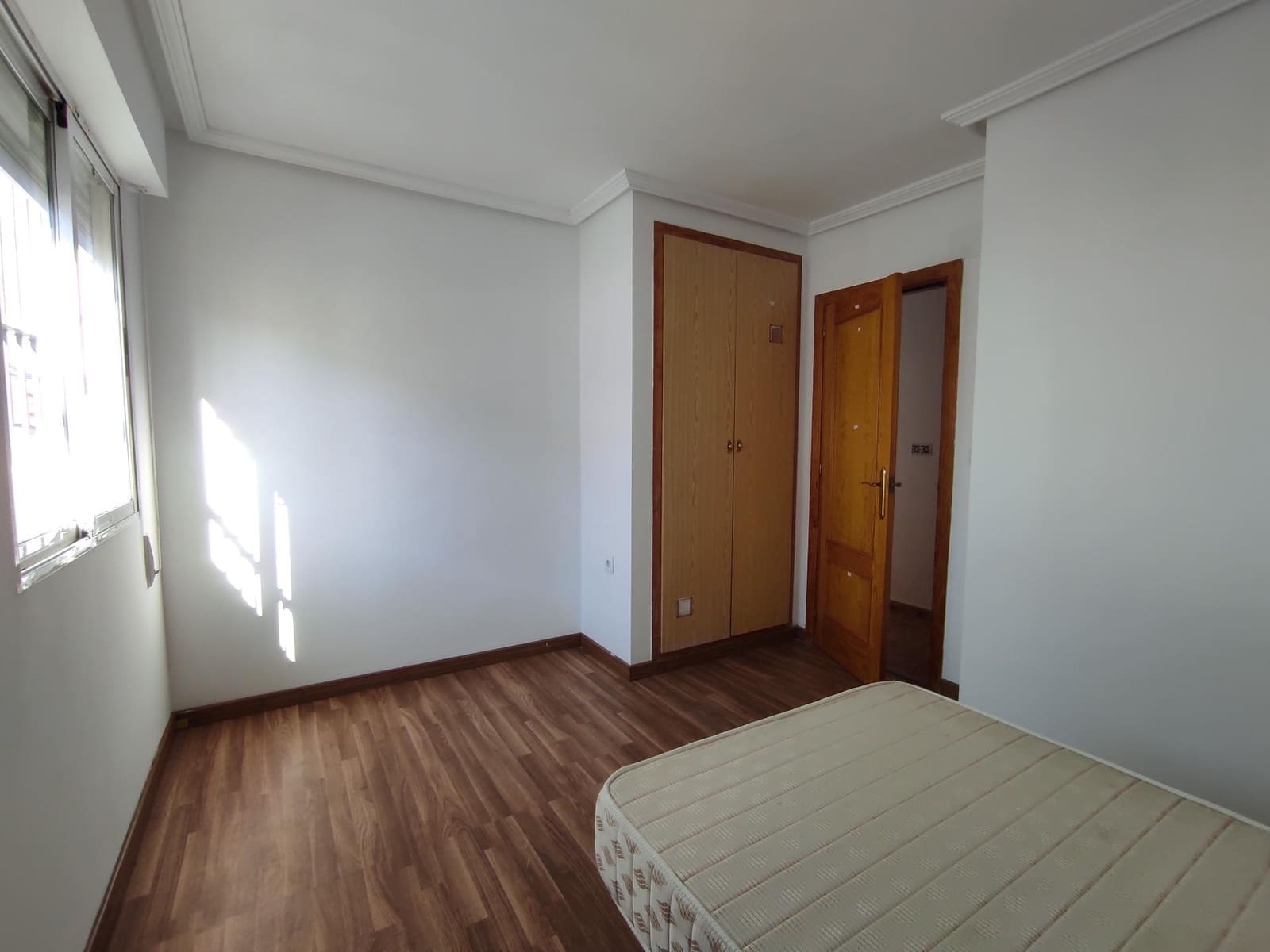 3 soverom Kjedet enebolig til salgs i Los Altos med svømmebasseng - € 183 000 (Ref: 8437096)