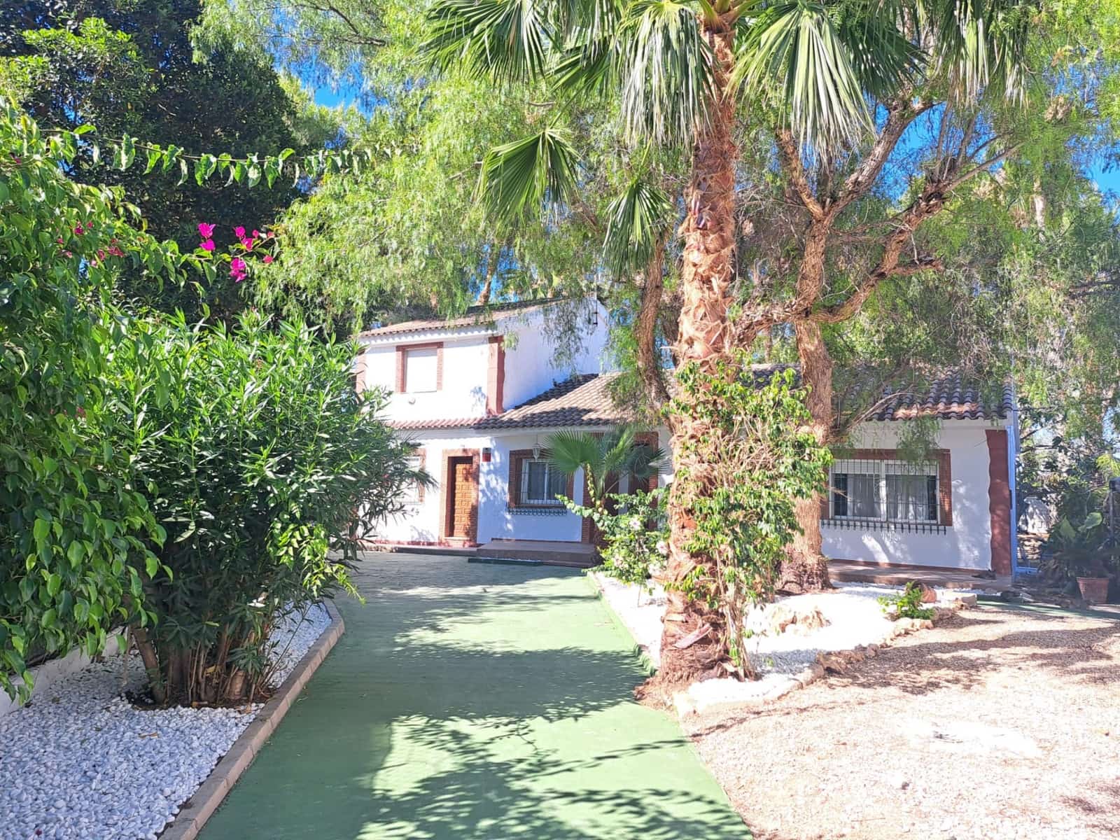 5 bedroom Villa for sale in Los Desamparados with pool - € 450,000 (Ref: 8472506)