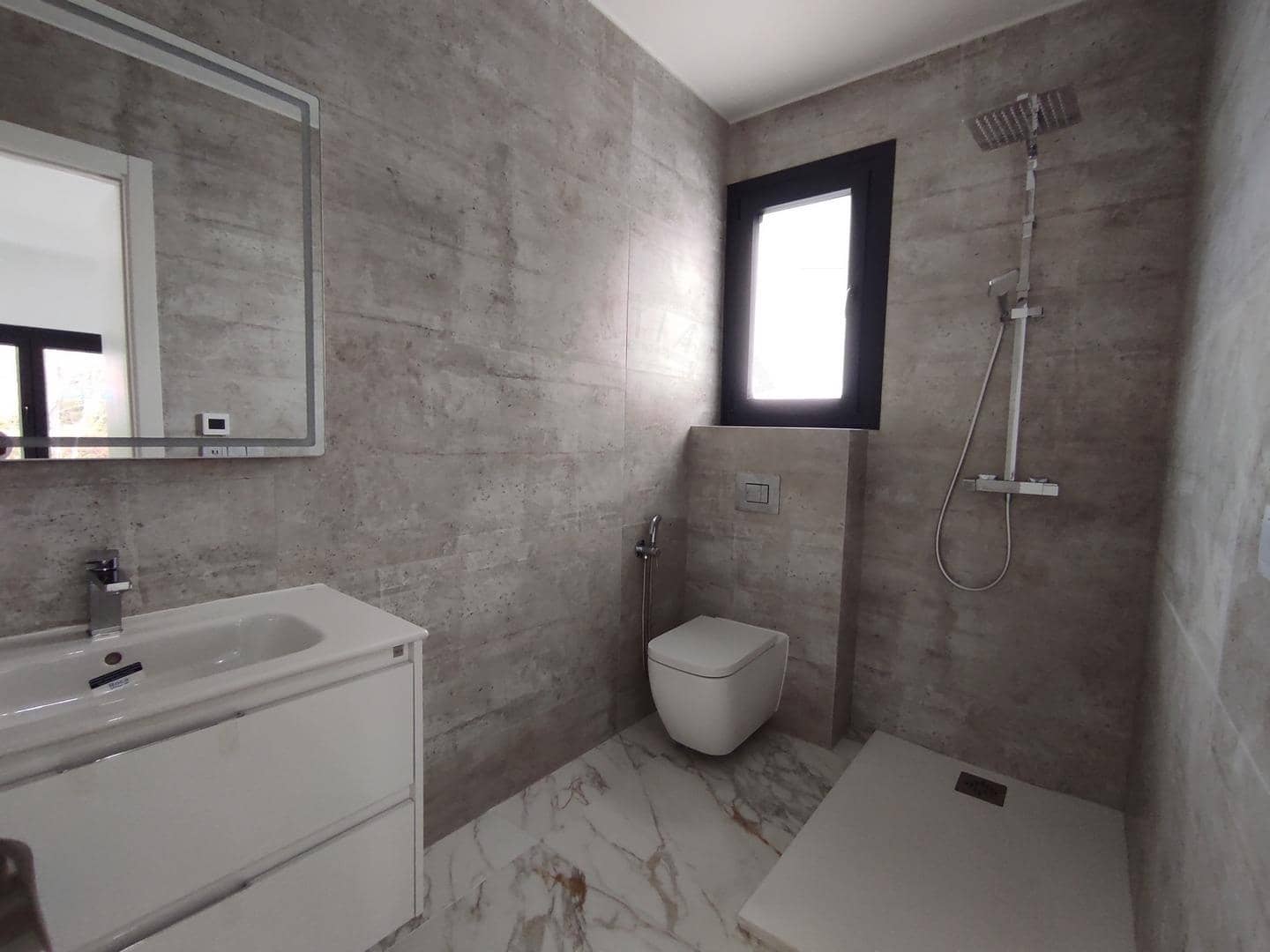 4 slaapkamer Villa te koop in Torrevieja met zwembad garage - € 995.000 (Ref: 8683989)