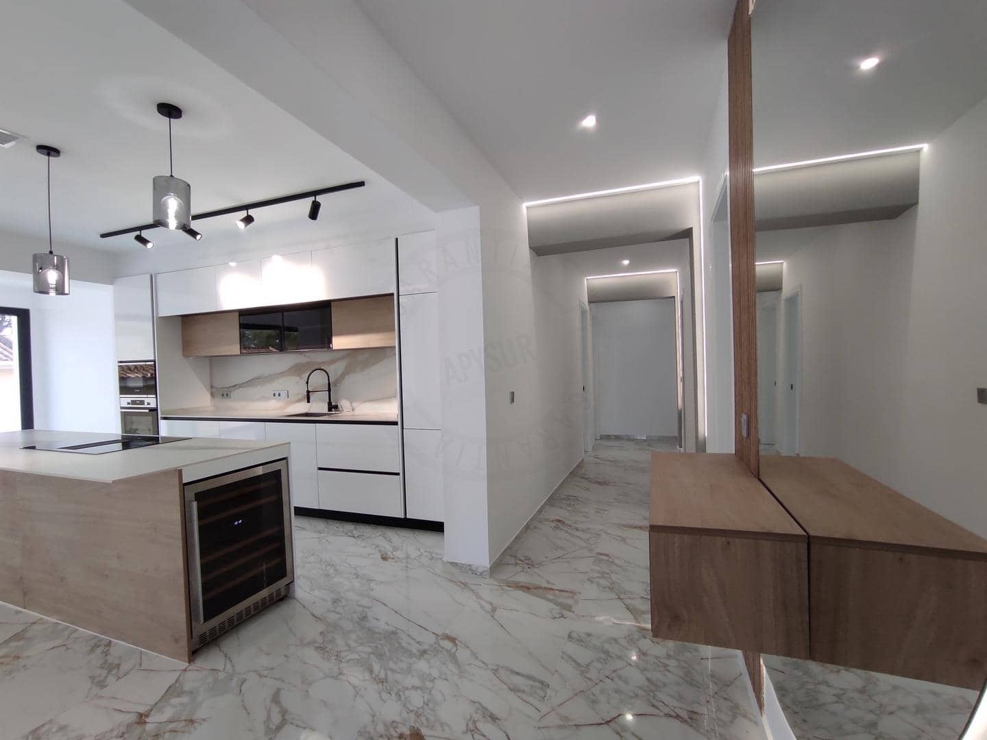 4 slaapkamer Villa te koop in Torrevieja met zwembad garage - € 995.000 (Ref: 8683989)