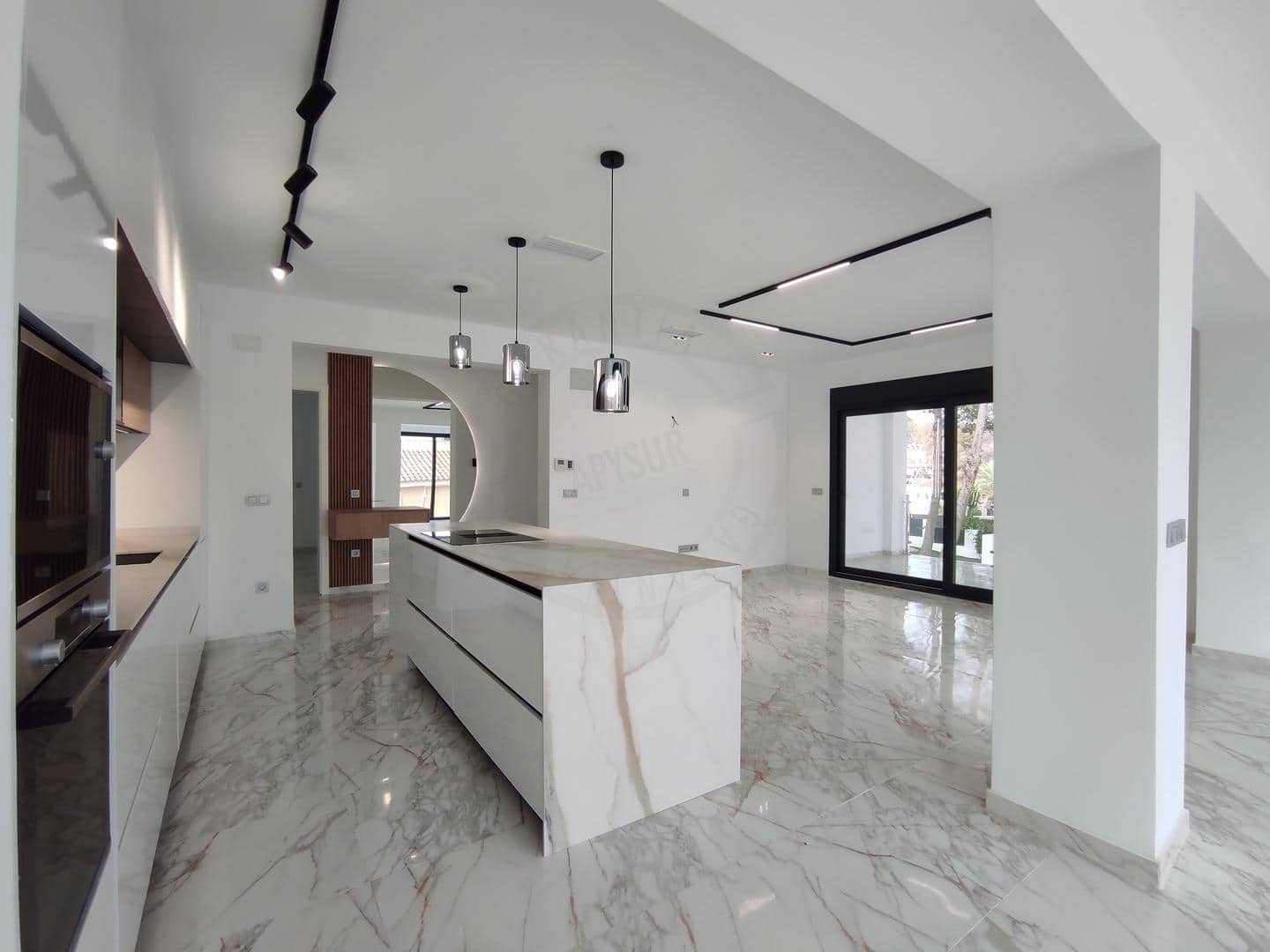 4 slaapkamer Villa te koop in Torrevieja met zwembad garage - € 995.000 (Ref: 8683989)