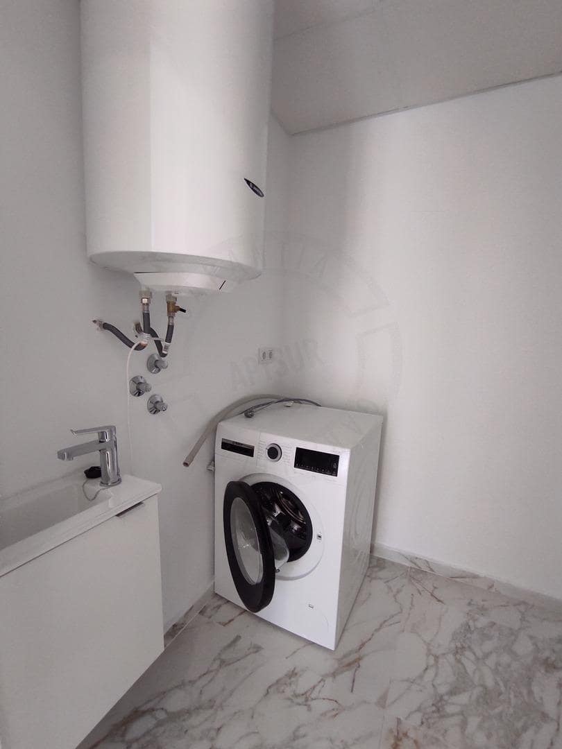 4 slaapkamer Villa te koop in Torrevieja met zwembad garage - € 995.000 (Ref: 8683989)