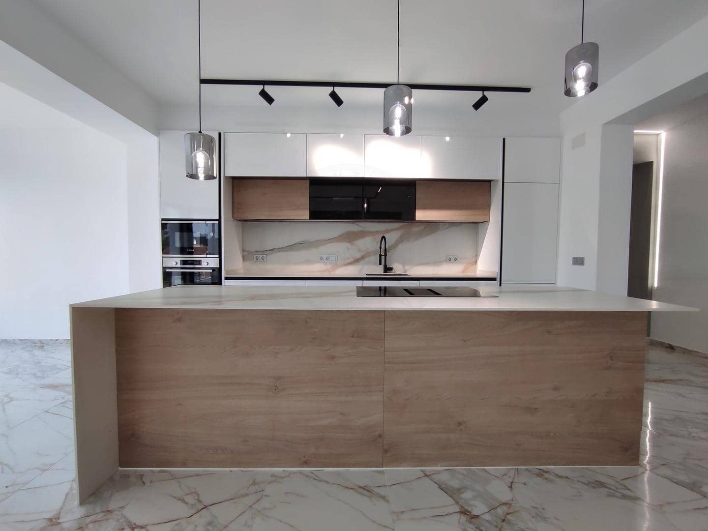 4 slaapkamer Villa te koop in Torrevieja met zwembad garage - € 995.000 (Ref: 8683989)