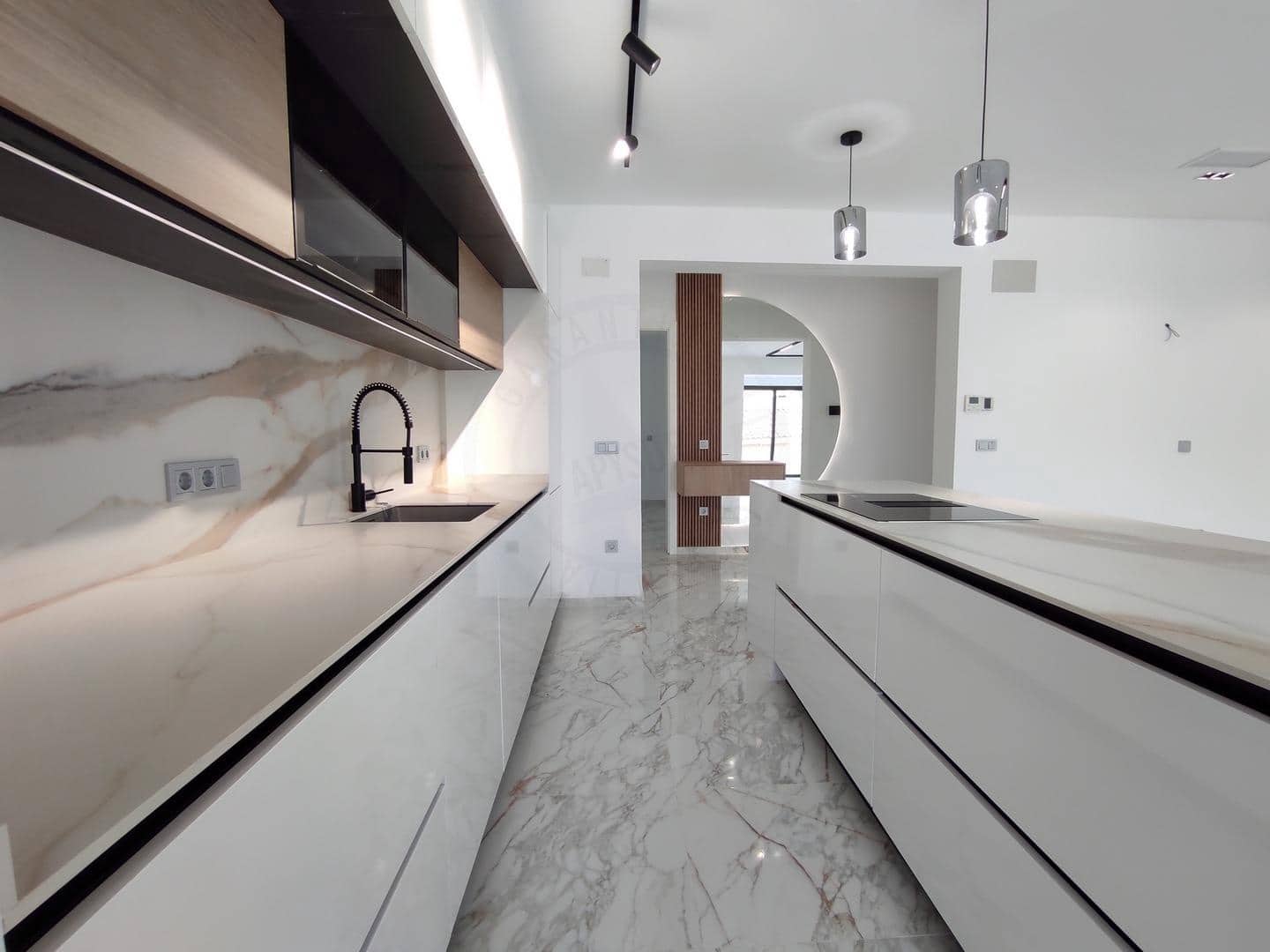 4 slaapkamer Villa te koop in Torrevieja met zwembad garage - € 995.000 (Ref: 8683989)