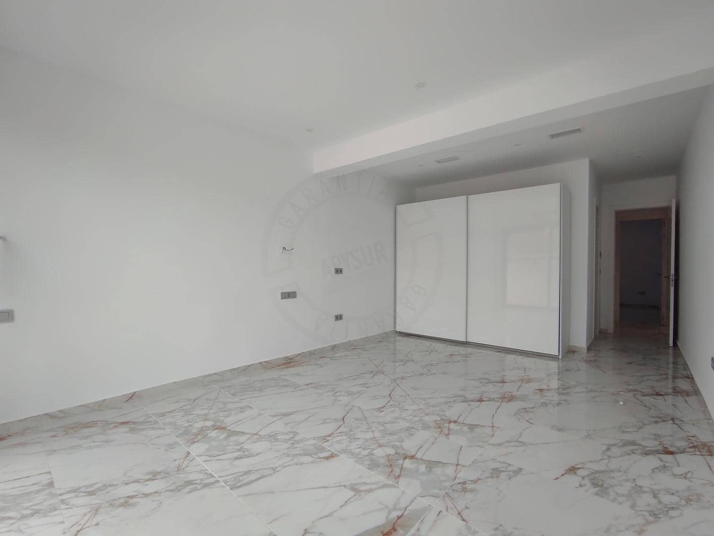 4 slaapkamer Villa te koop in Torrevieja met zwembad garage - € 995.000 (Ref: 8683989)