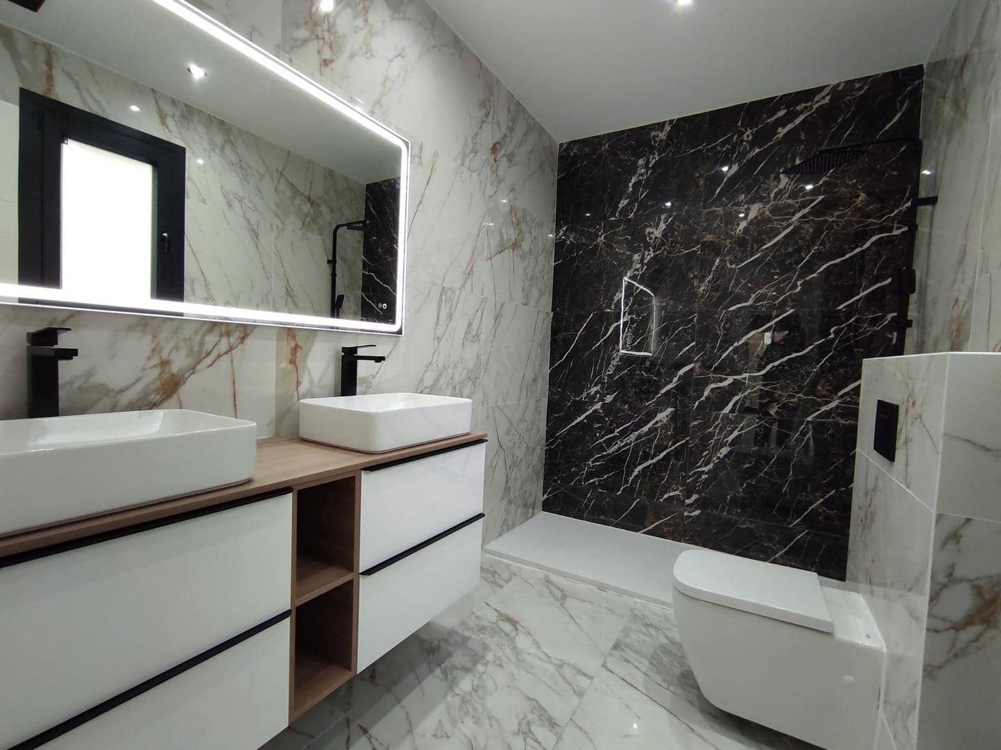 4 slaapkamer Villa te koop in Torrevieja met zwembad garage - € 995.000 (Ref: 8683989)