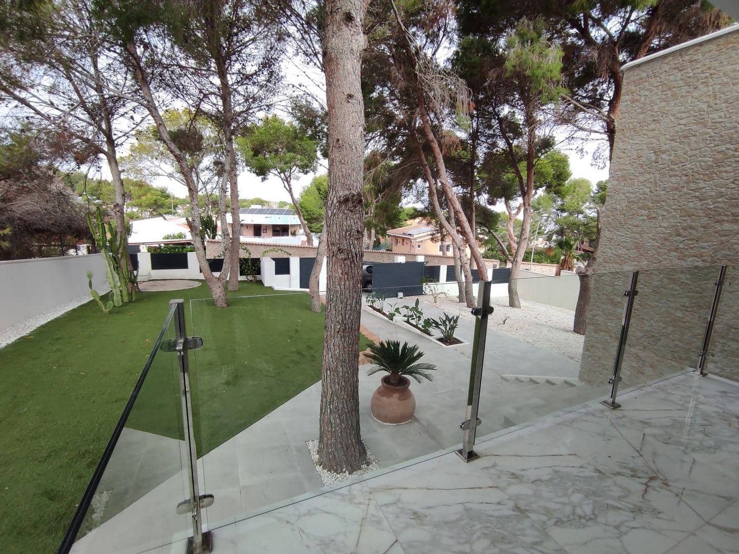 4 slaapkamer Villa te koop in Torrevieja met zwembad garage - € 995.000 (Ref: 8683989)