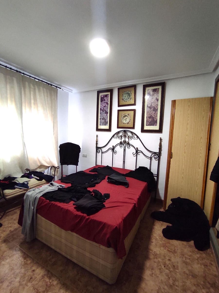 Pareado de 3 habitaciones en Torrevieja en venta con piscina - 217.500 € (Ref: 8806327)