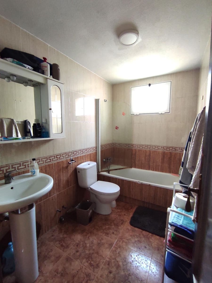 3 makuuhuone Paritalo myytävänä paikassa Torrevieja mukana uima-altaan - 205 000 € (Ref: 8806327)