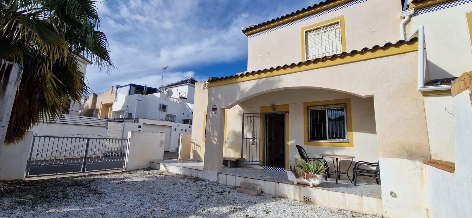 3 makuuhuone Paritalo myytävänä paikassa Torrevieja mukana uima-altaan - 205 000 € (Ref: 8806327)