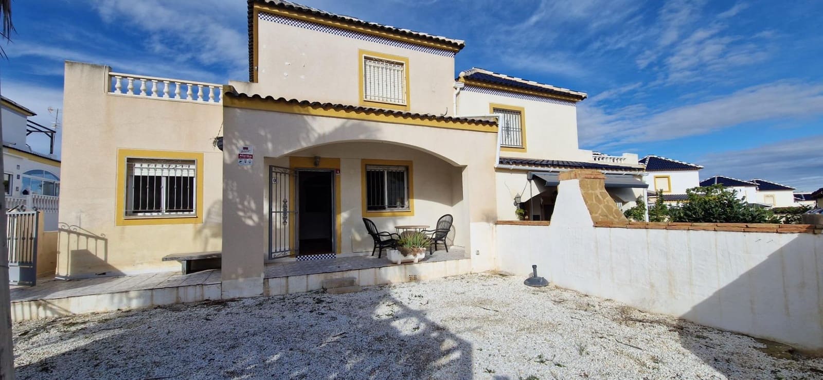 3 makuuhuone Paritalo myytävänä paikassa Torrevieja mukana uima-altaan - 205 000 € (Ref: 8806327)