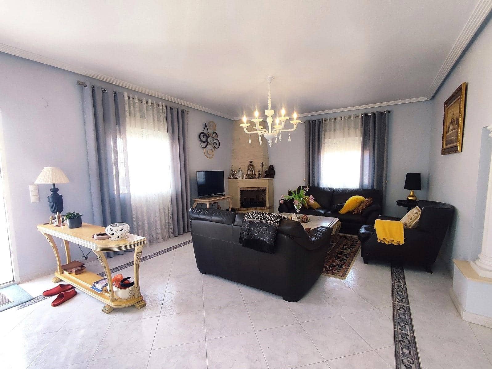 2 bedroom Villa for sale in Torrevieja with pool - € 780,000 (Ref: 8889197)