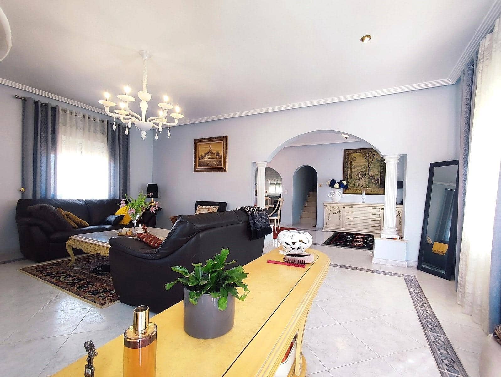 2 bedroom Villa for sale in Torrevieja with pool - € 780,000 (Ref: 8889197)