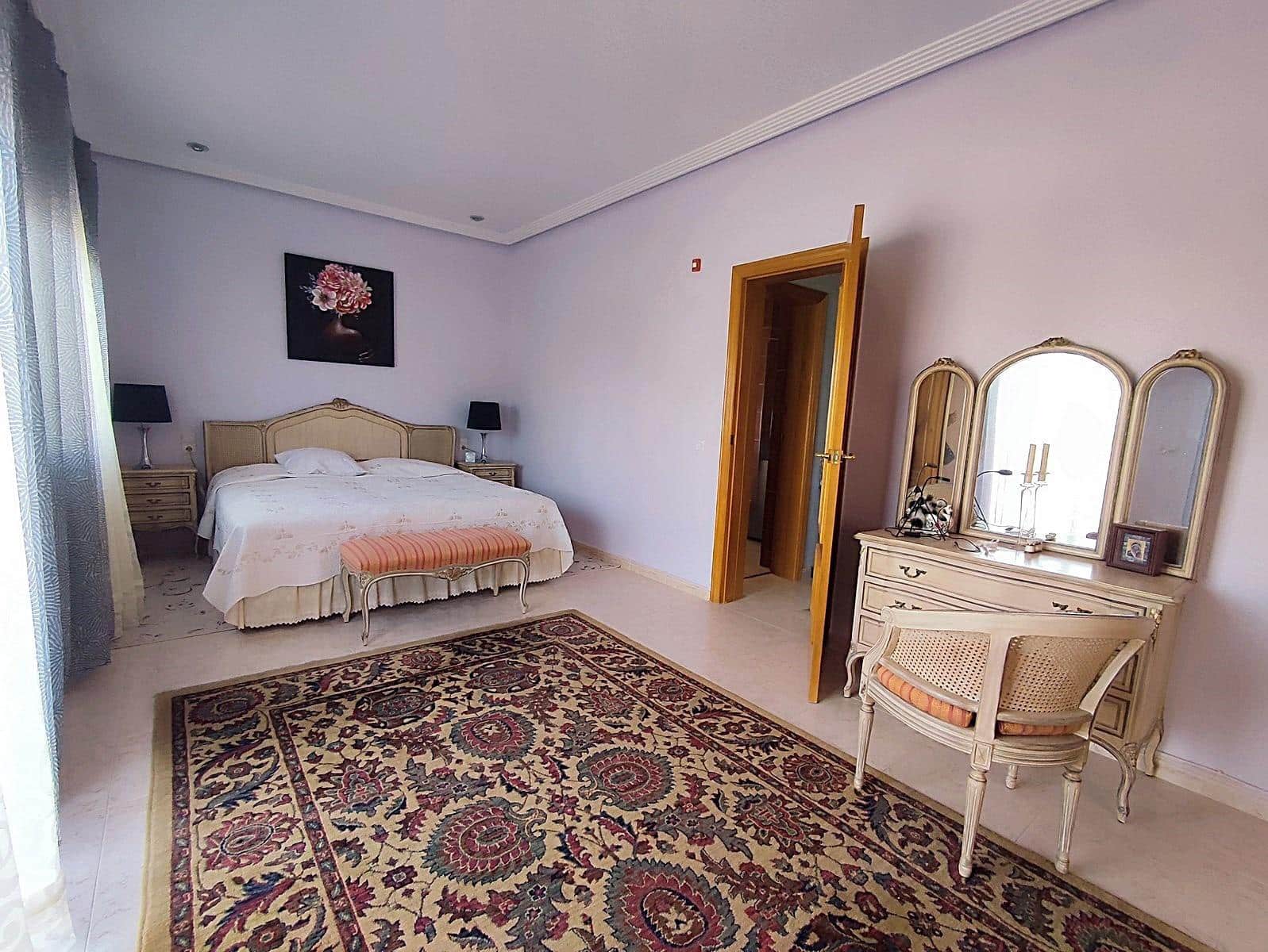 2 bedroom Villa for sale in Torrevieja with pool - € 780,000 (Ref: 8889197)