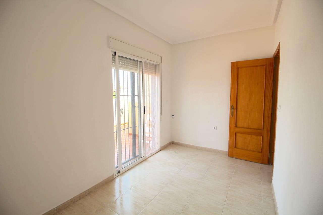 2 makuuhuone Asunto myytävänä paikassa La Florida - 124 000 € (Ref: 9057657)