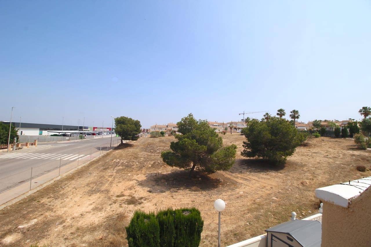 2 makuuhuone Asunto myytävänä paikassa La Florida - 124 000 € (Ref: 9057657)