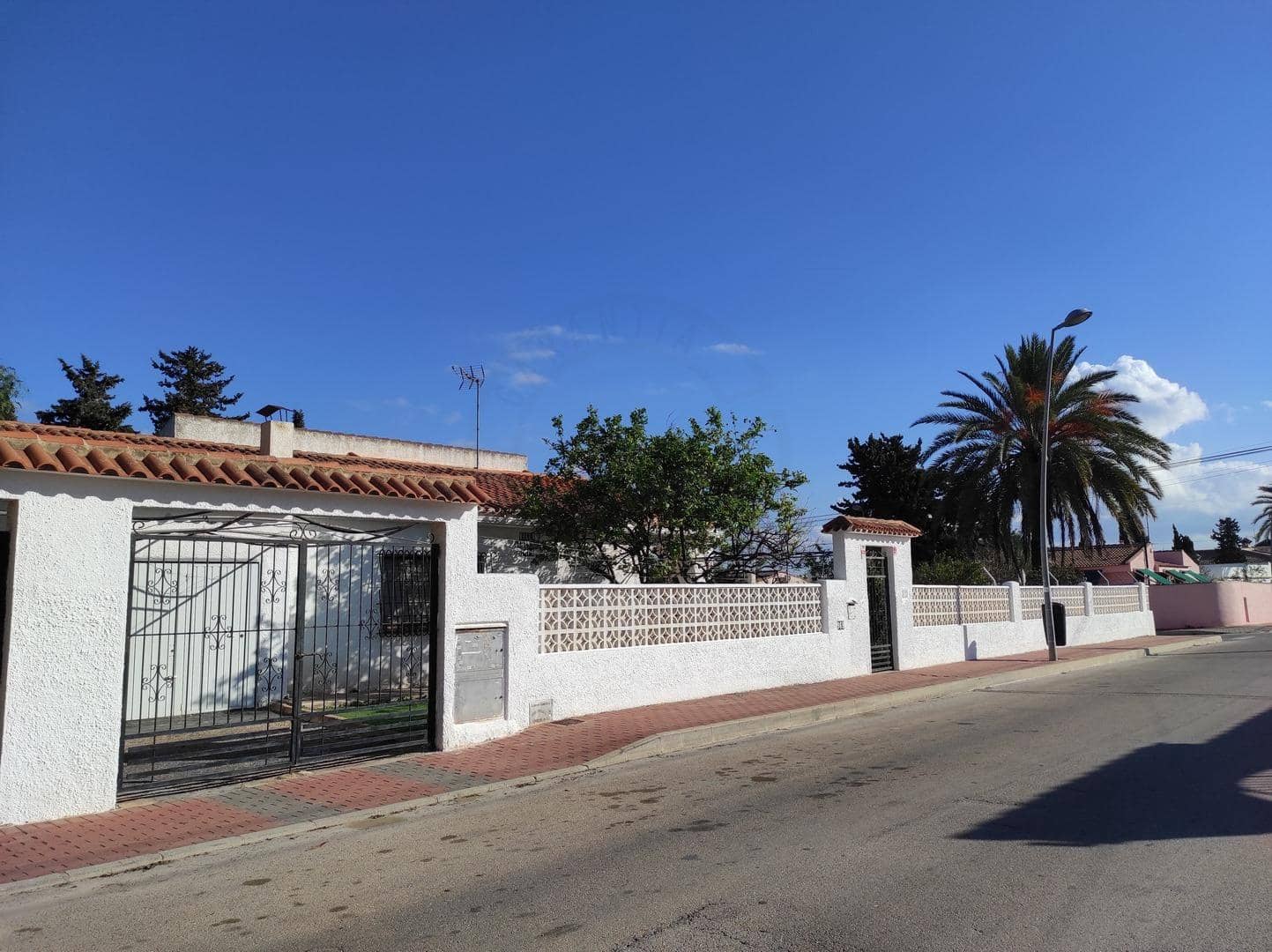 5 sypialnia Willa na sprzedaż w Torrevieja z garażem - 469 950 € (Ref: 9089844)