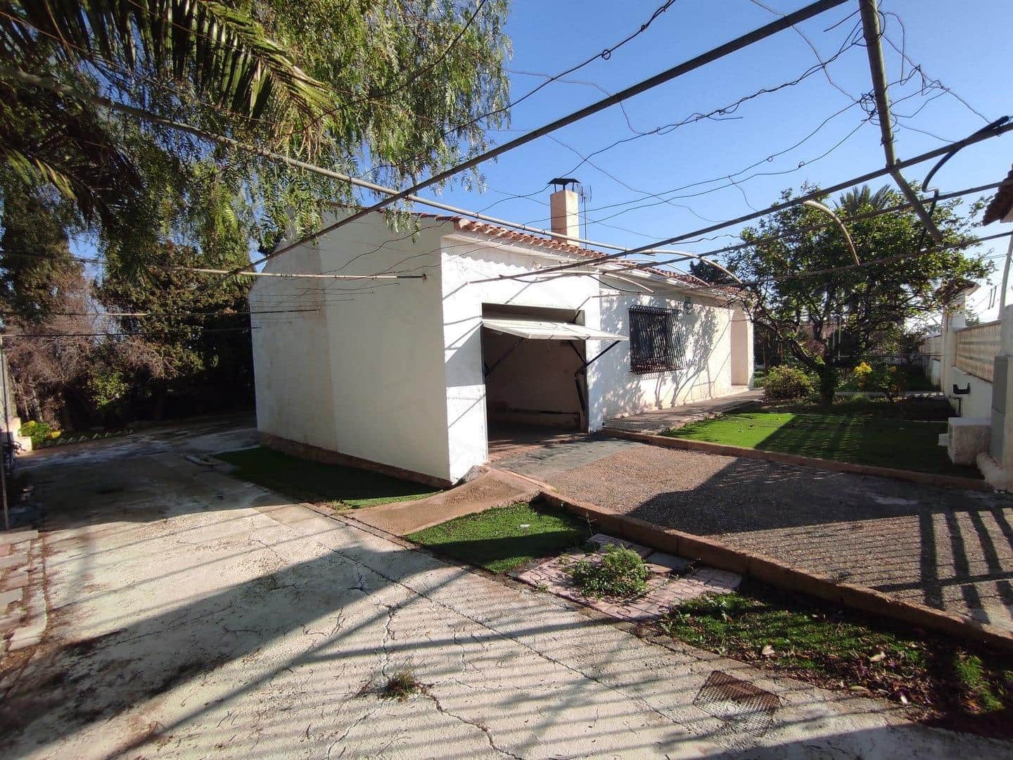 5 bedroom Villa for sale in Torrevieja with garage - € 469,950 (Ref: 9089844)