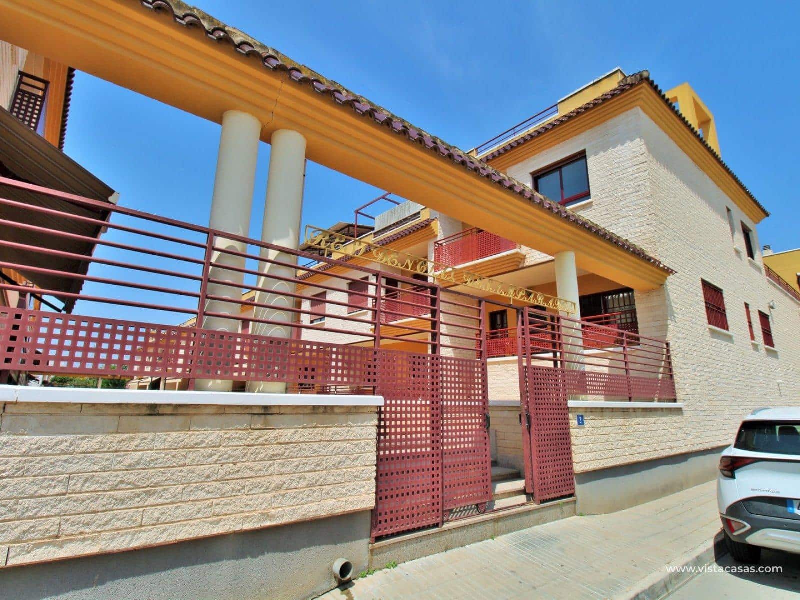 3 bedroom Semi-detached Villa for sale in Orihuela with garage - € 199,000 (Ref: 9095314)