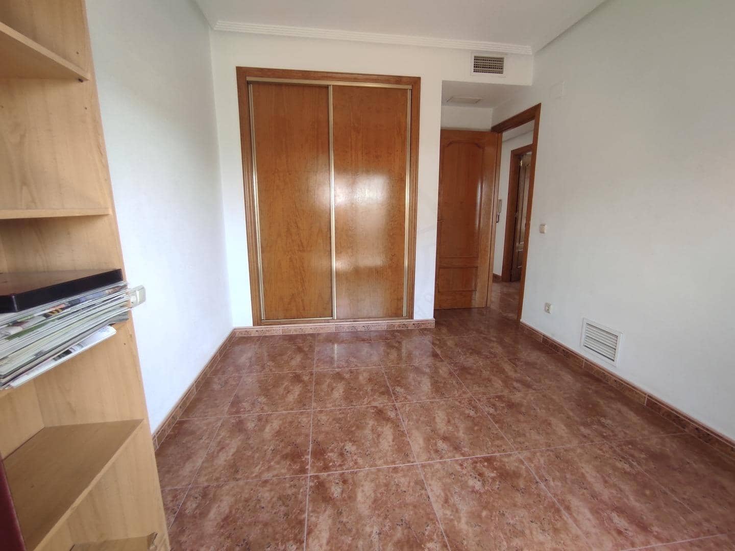 3 bedroom Semi-detached Villa for sale in Orihuela with garage - € 199,000 (Ref: 9095314)