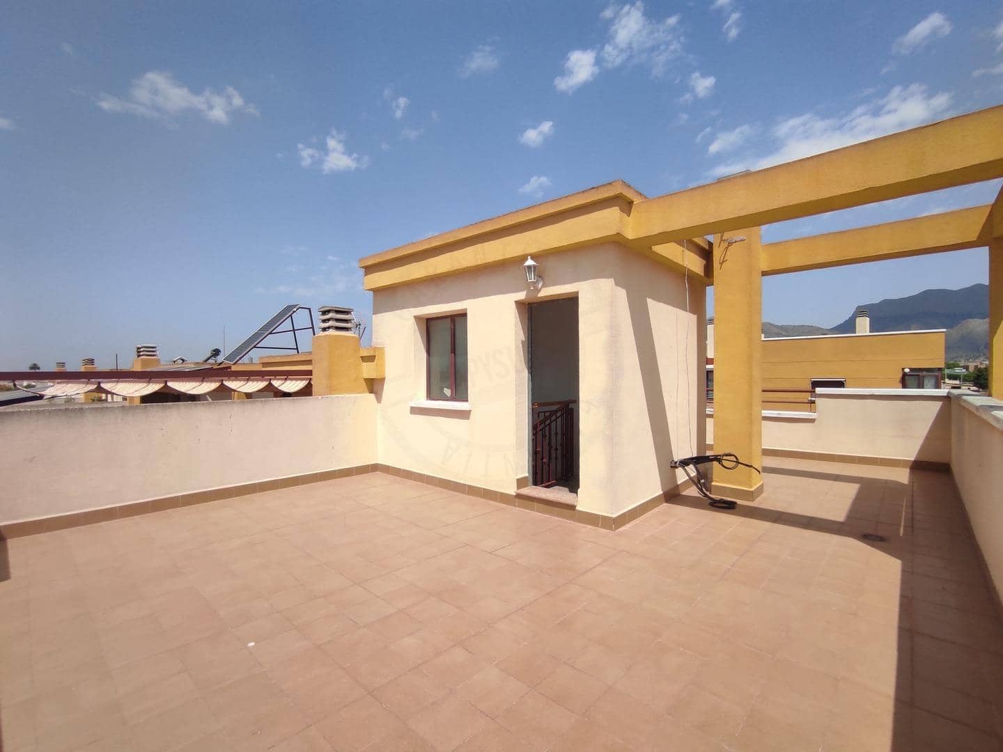 3 bedroom Semi-detached Villa for sale in Orihuela with garage - € 199,000 (Ref: 9095314)