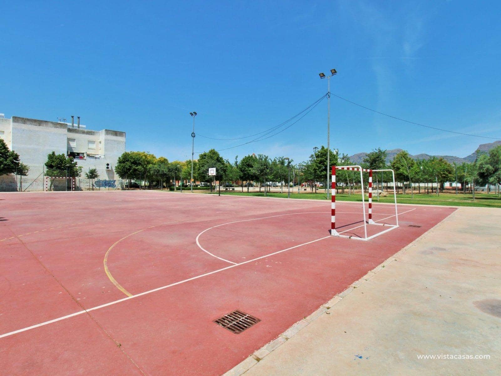 3 bedroom Semi-detached Villa for sale in Orihuela with garage - € 199,000 (Ref: 9095314)