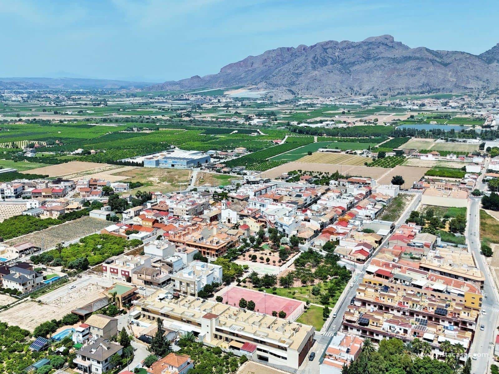 3 bedroom Semi-detached Villa for sale in Orihuela with garage - € 199,000 (Ref: 9095314)