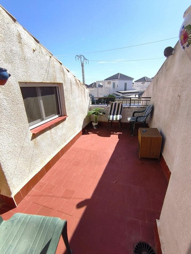 3 soveværelse Rækkehus til salg i Torrevieja med swimmingpool - € 145.000 (Ref: 9228616)