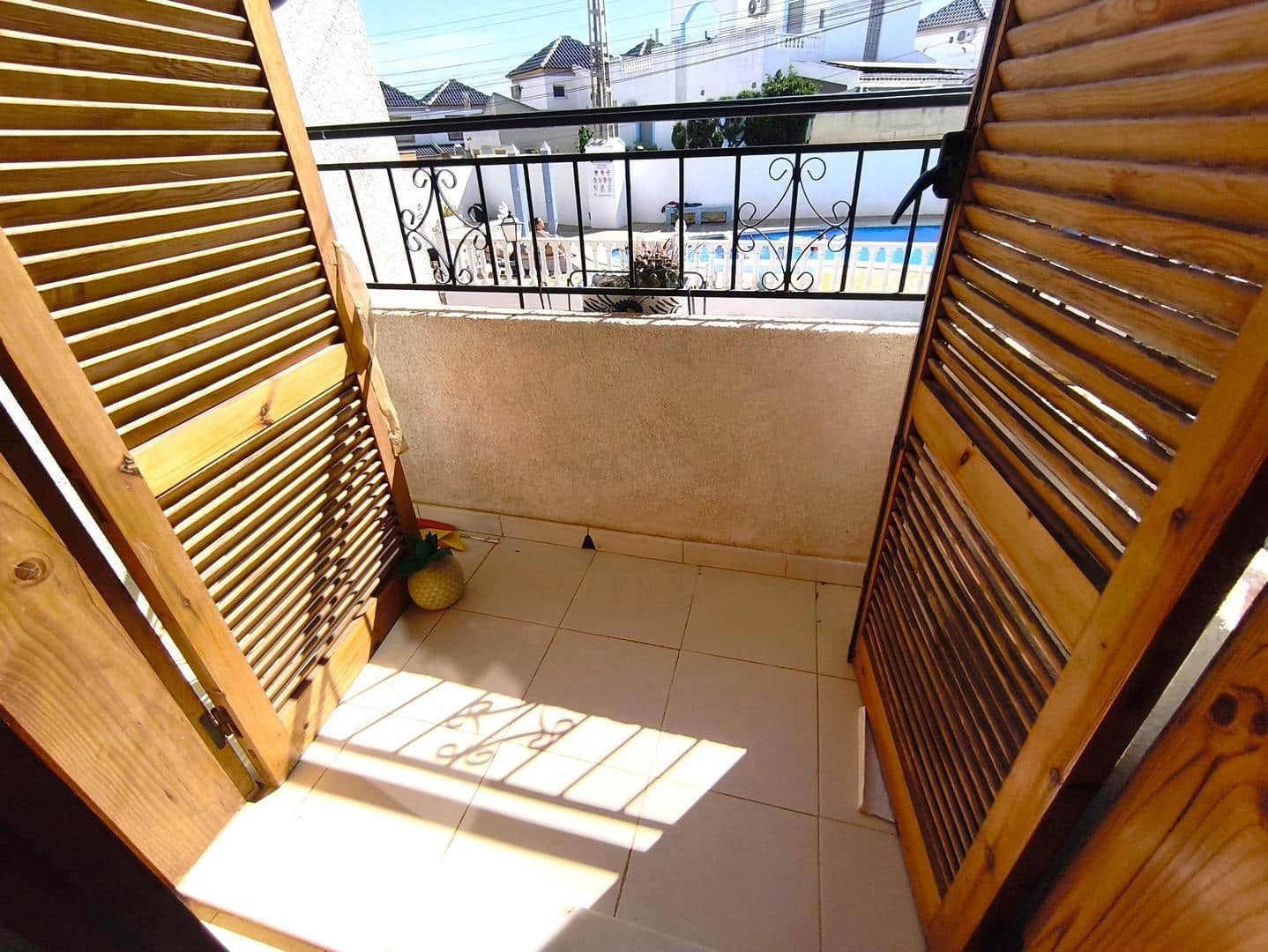 3 soveværelse Rækkehus til salg i Torrevieja med swimmingpool - € 145.000 (Ref: 9228616)