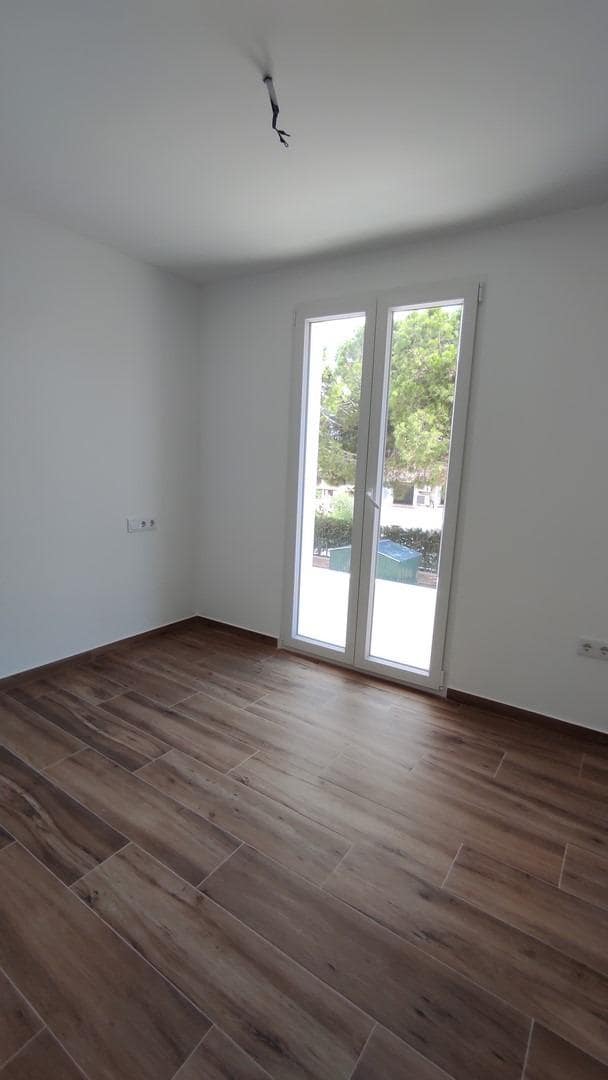 3 soverom Kjedet enebolig til salgs i Torrevieja med svømmebasseng - € 349 000 (Ref: 9240020)