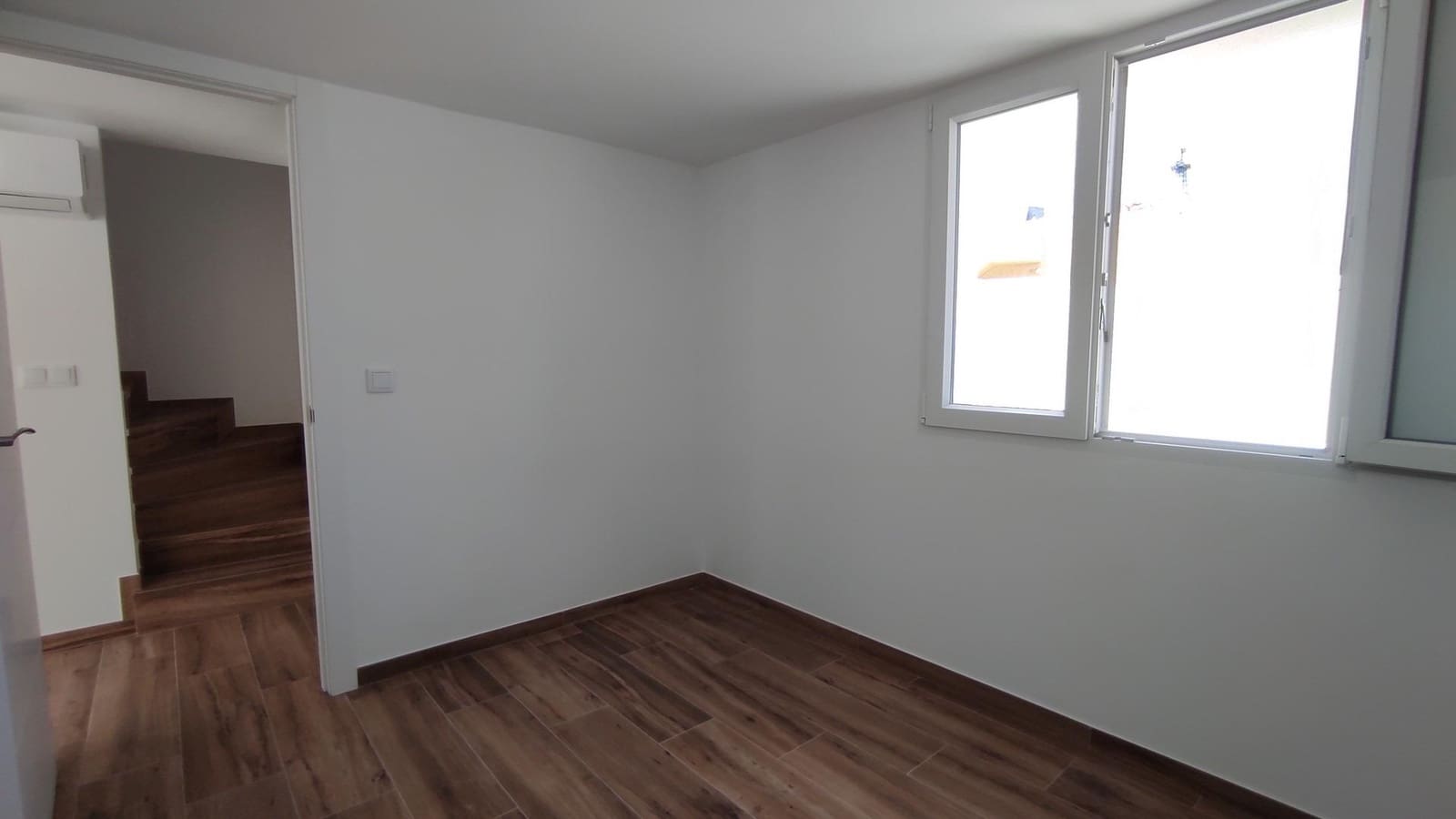 3 soverom Kjedet enebolig til salgs i Torrevieja med svømmebasseng - € 349 000 (Ref: 9240020)