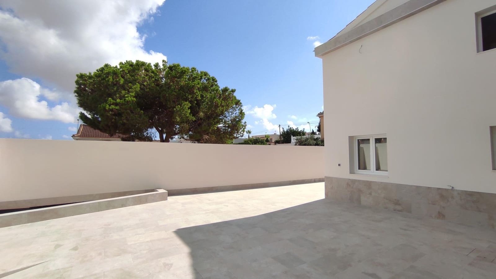 3 slaapkamer Halfvrijstaande villa te koop in Torrevieja met zwembad - € 349.000 (Ref: 9240020)