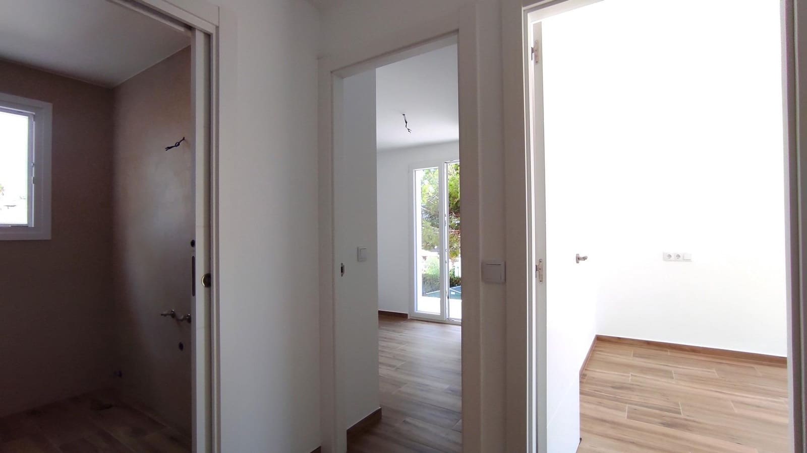 3 slaapkamer Halfvrijstaande villa te koop in Torrevieja met zwembad - € 349.000 (Ref: 9240020)