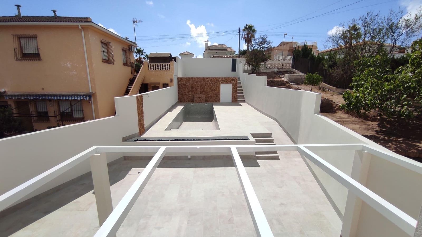 3 slaapkamer Halfvrijstaande villa te koop in Torrevieja met zwembad - € 349.000 (Ref: 9240020)