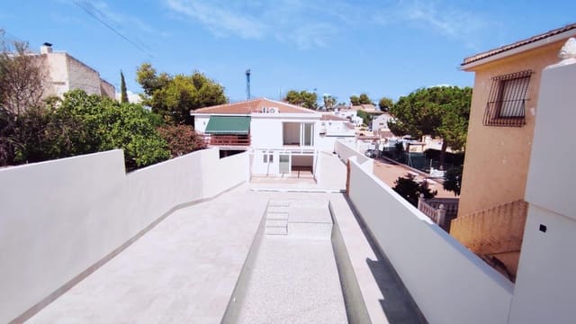 3 chambre Villa/Maison Semi-Mitoyenne à vendre à Los Balcones - Los Altos, Torrevieja avec piscine - 349 000 € (Ref: 9240020)